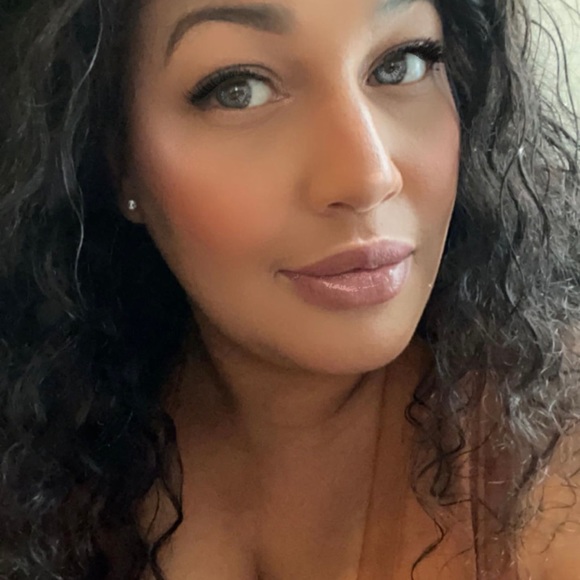 Meet your Posher, Erica - Picture 13 of 16